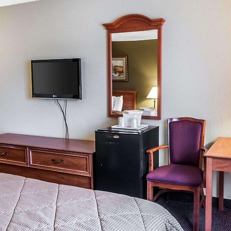 Rodeway Inn Espanola Bagian luar foto