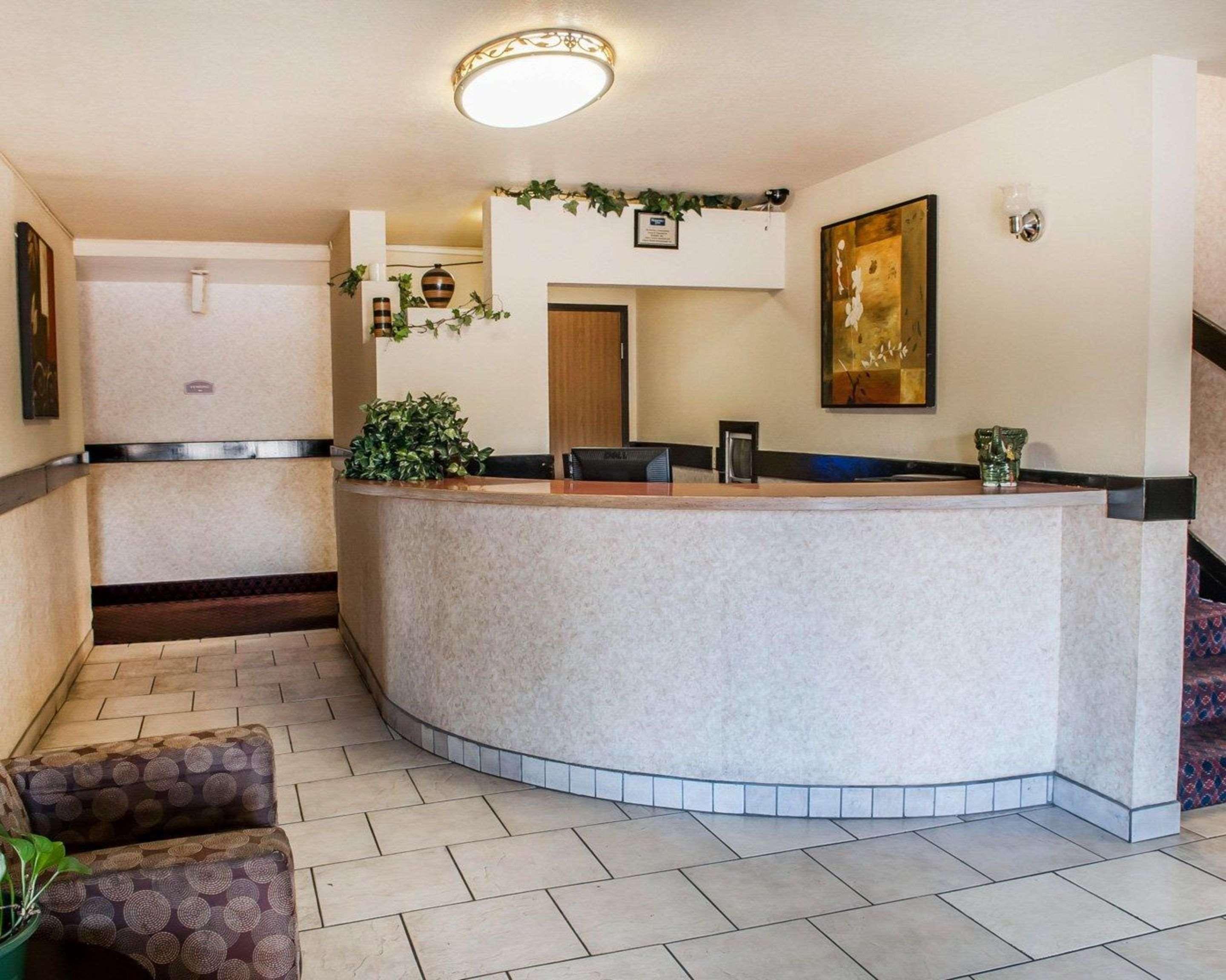 Rodeway Inn Espanola Bagian luar foto