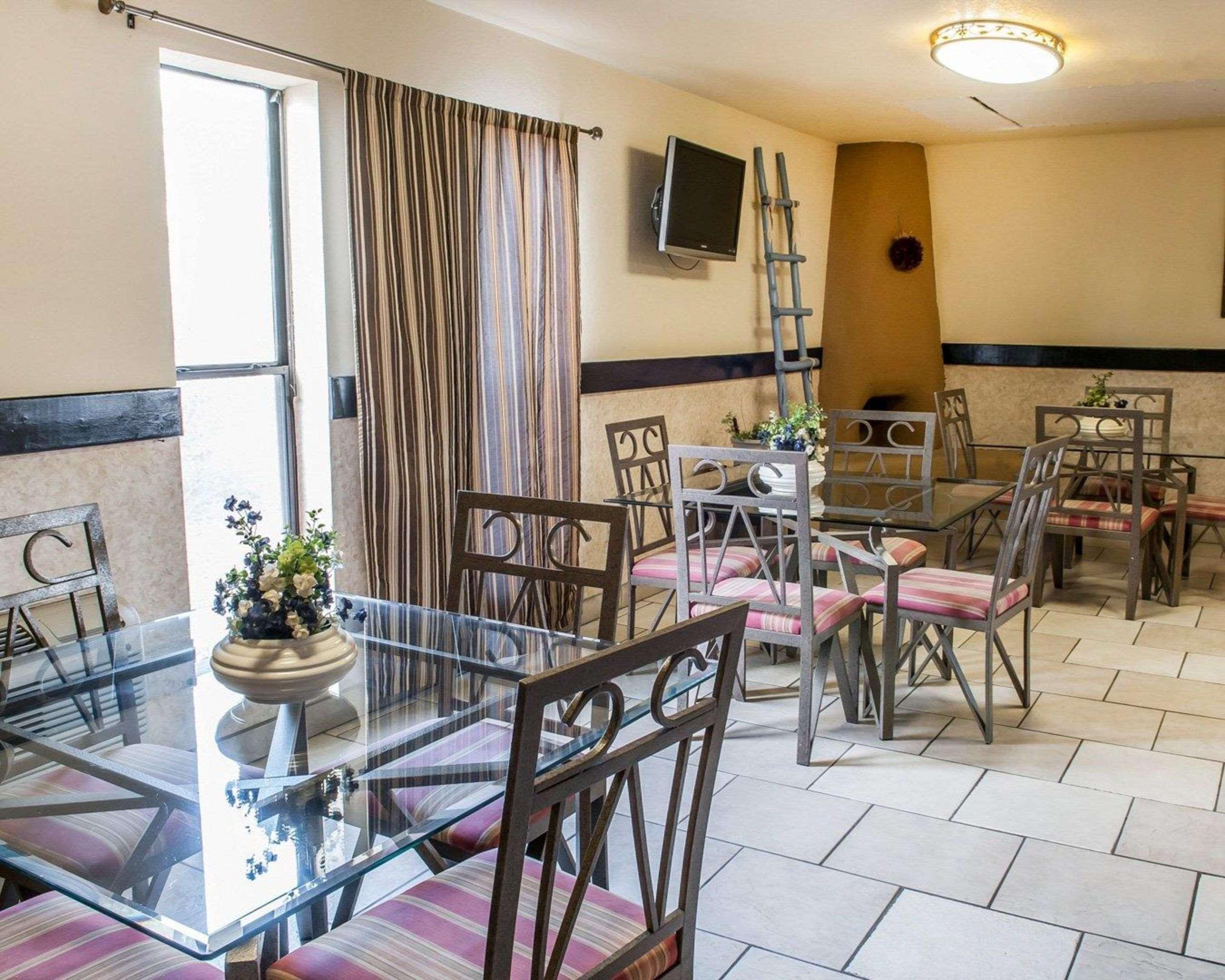 Rodeway Inn Espanola Bagian luar foto