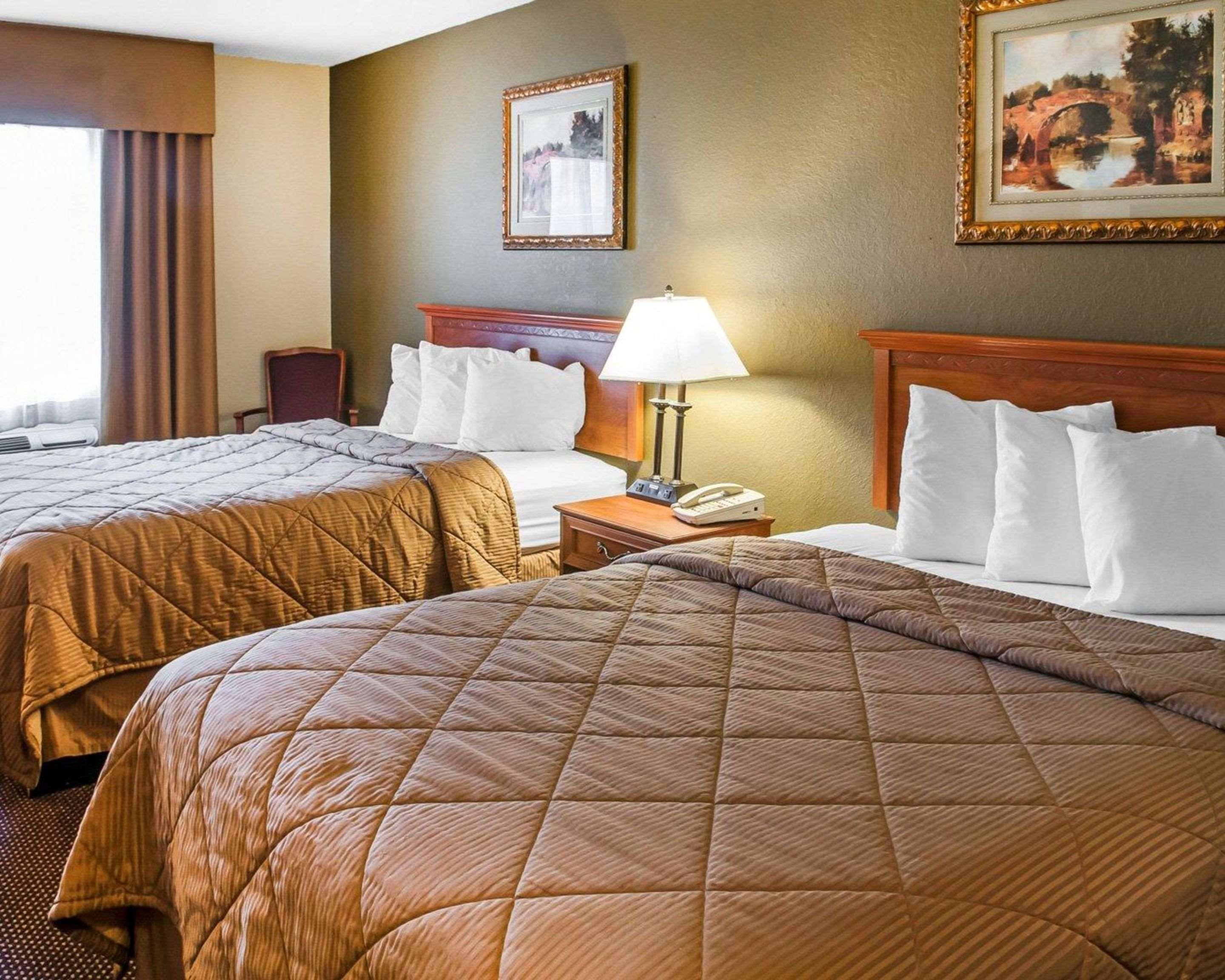 Rodeway Inn Espanola Bagian luar foto