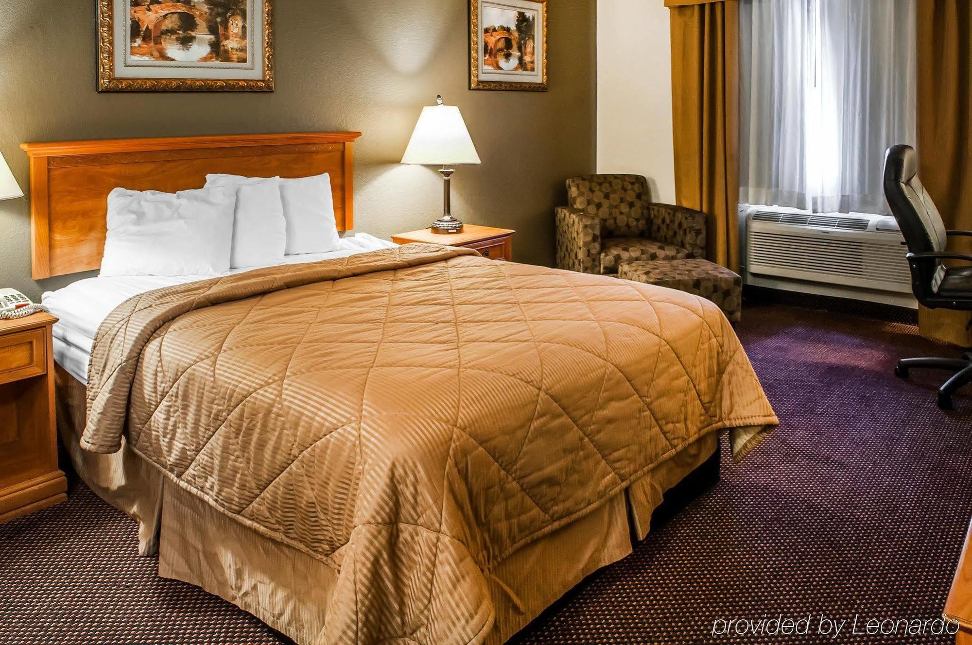 Rodeway Inn Espanola Bagian luar foto